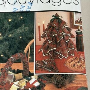 5/$25 SIMPLICITY 7024 Festive Paisley Christmas Tree Table Topper 🪡